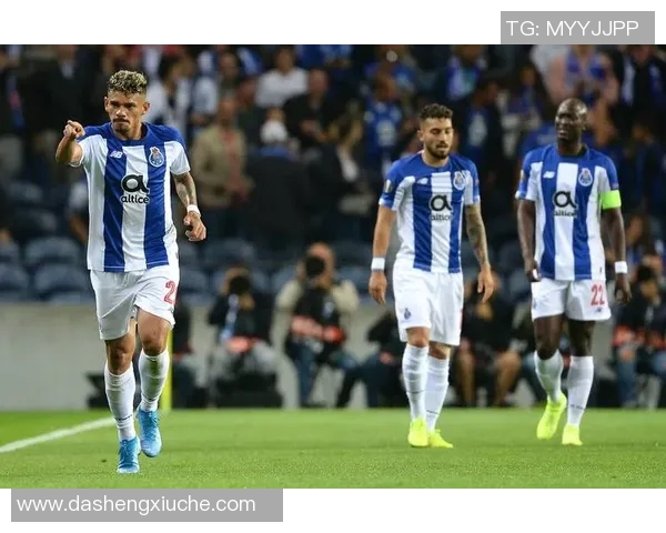 登博思与鹿特丹斯巴达激战正酣谁能在这场较量中笑到最后