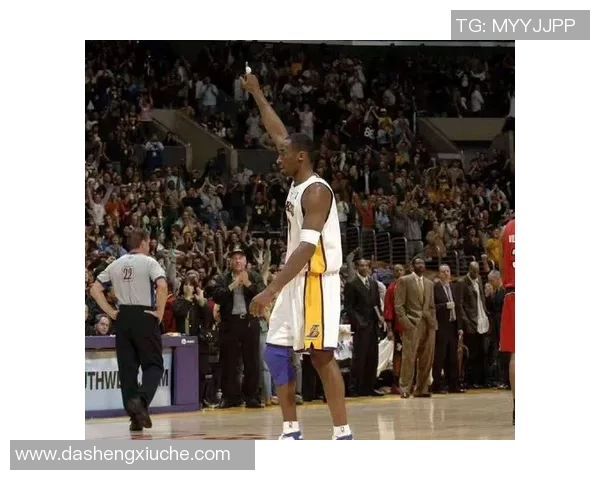 科比在2003年对阵骑士的精彩表现与传奇时刻回顾