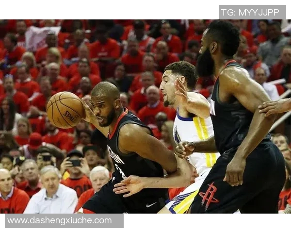 雷霆勇士西部决赛第六场激战回顾与精彩瞬间分析