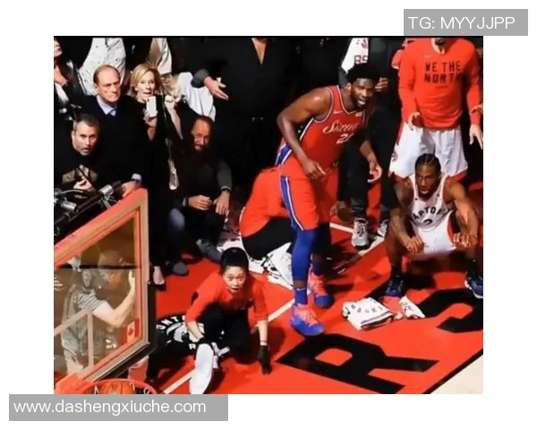 篮球明星赛场脱鞋瞬间引发热议球迷热情高涨背后故事揭秘